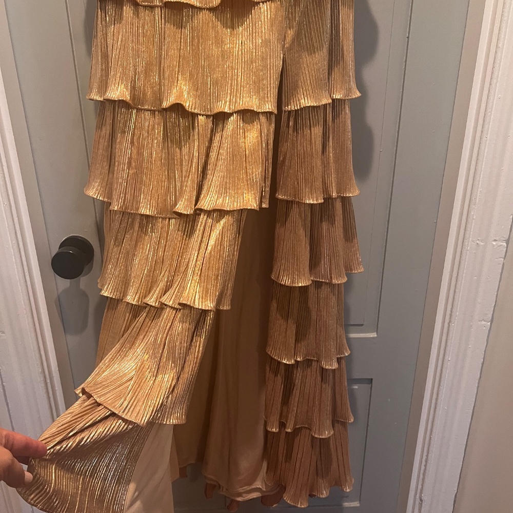 ⭐️🎉Host Pick🎉⭐️Mac Douglas Ieena Mixed-Media Tiered A-Line Gown Size 8 NWOT - Picture 5 of 8